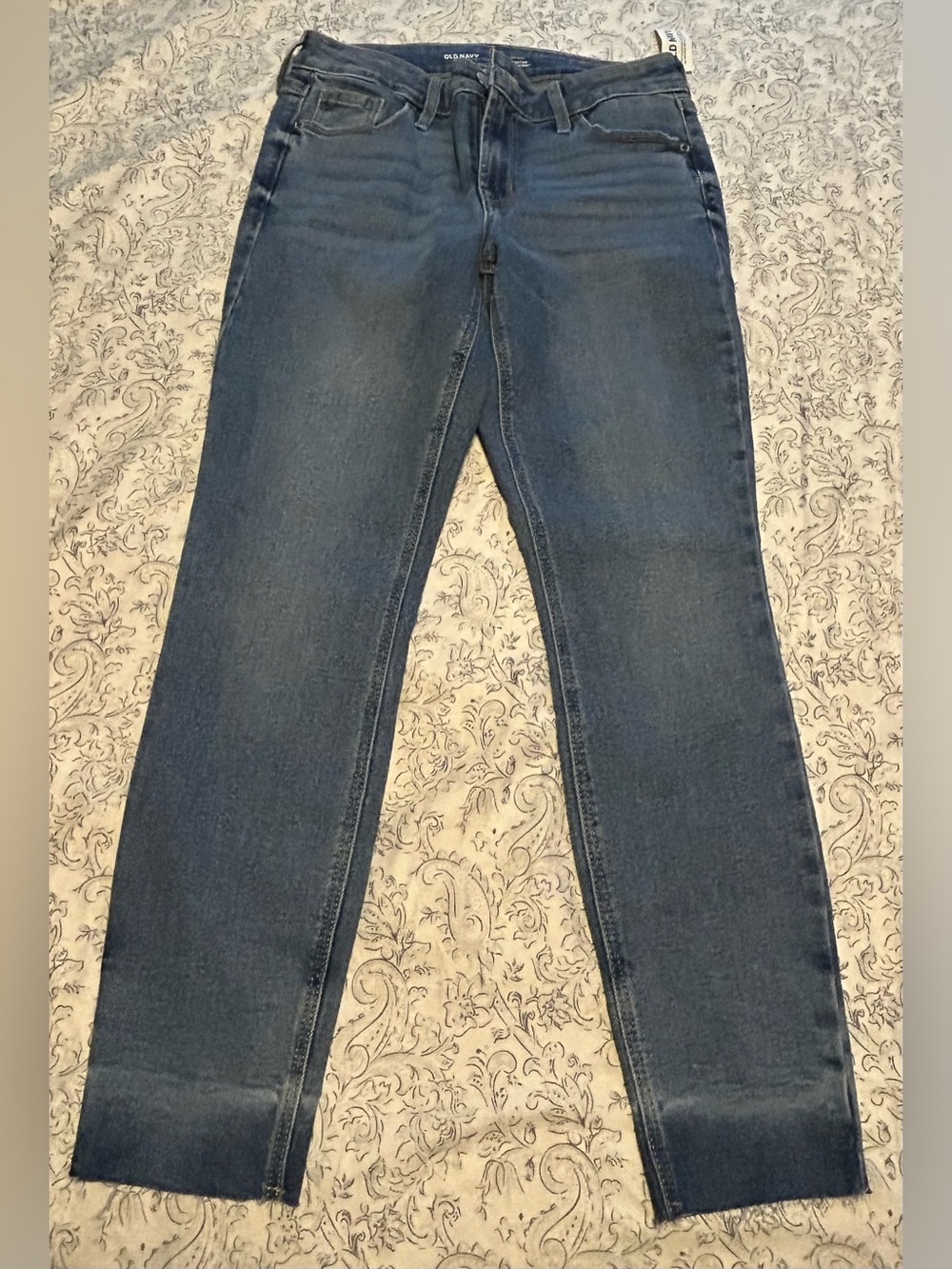 NWT Women’s Old Navy Rockstar Super Skinny Jeans - comfortable stretch- 4